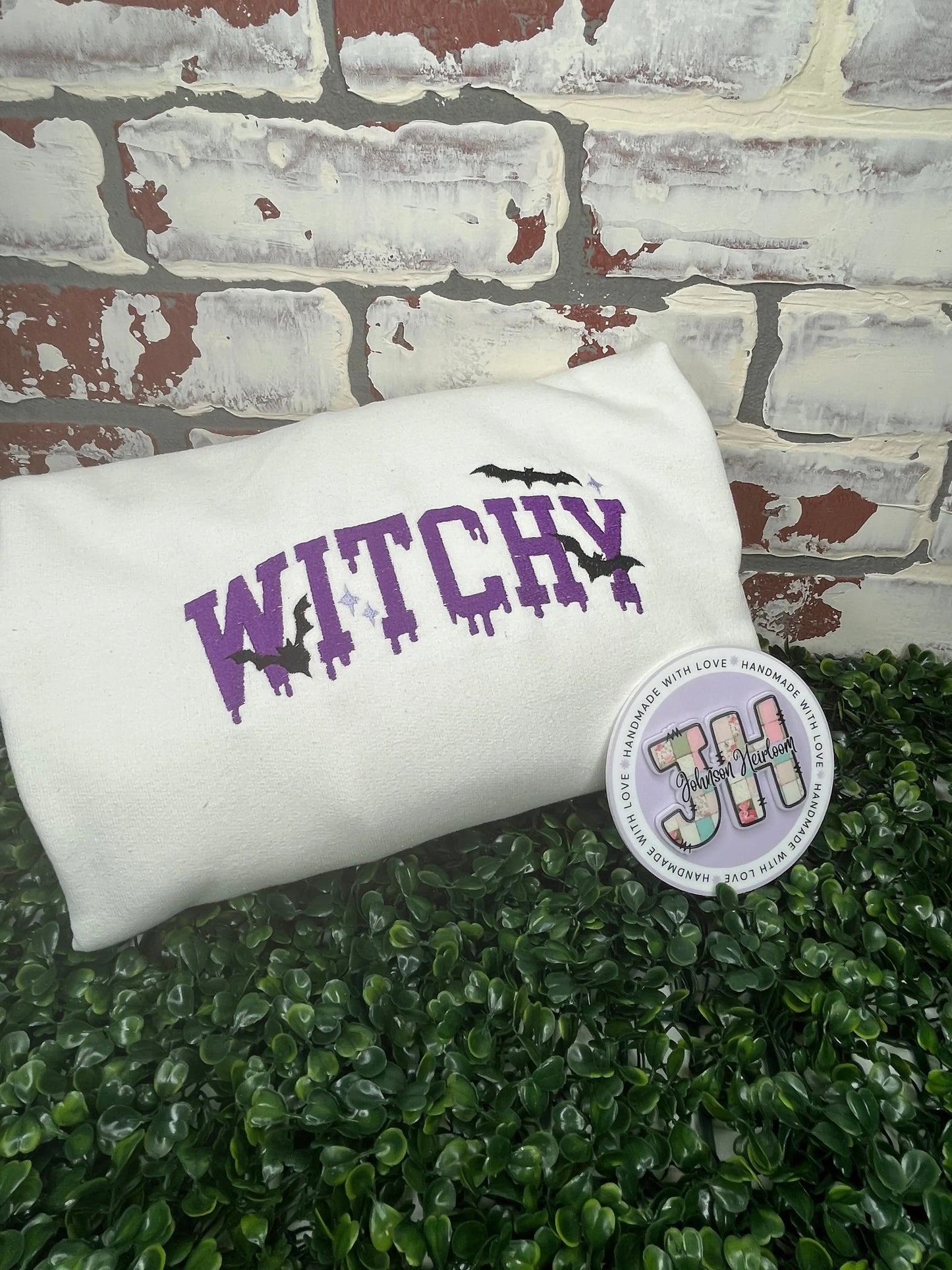 Witchy embroidered Crewneck Johnson Heirloom