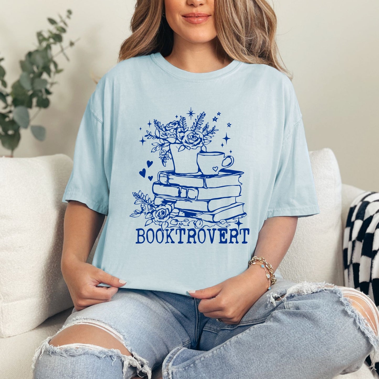 ✨ Booktrovert T-Shirt & Crewneck ✨