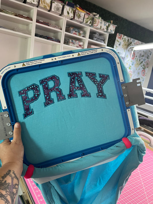 Pray embroidered T-Shirt/Crewneck