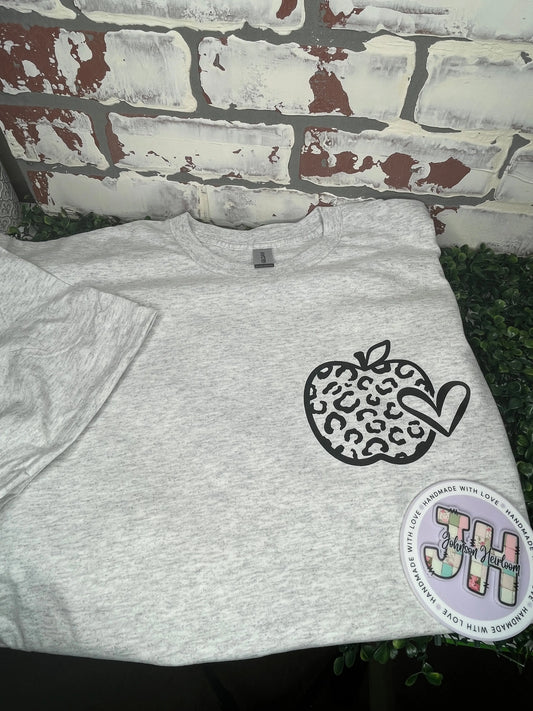 Tracher Apple w/Heart pocket Screen Printed T-Shirt/Crewneck Johnson Heirloom
