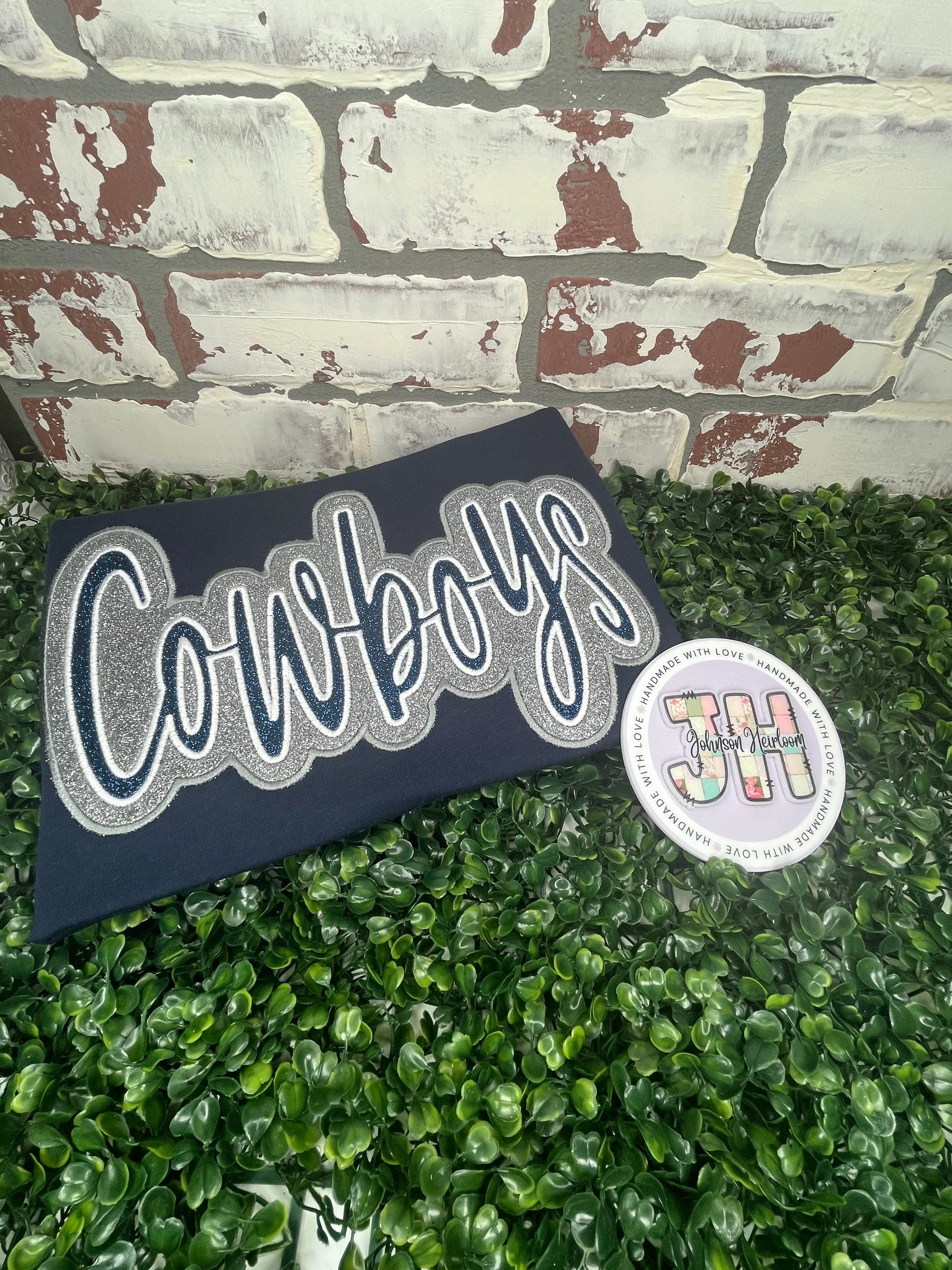 Cowboys embroidered T-Shirt/Crewneck Johnson Heirloom