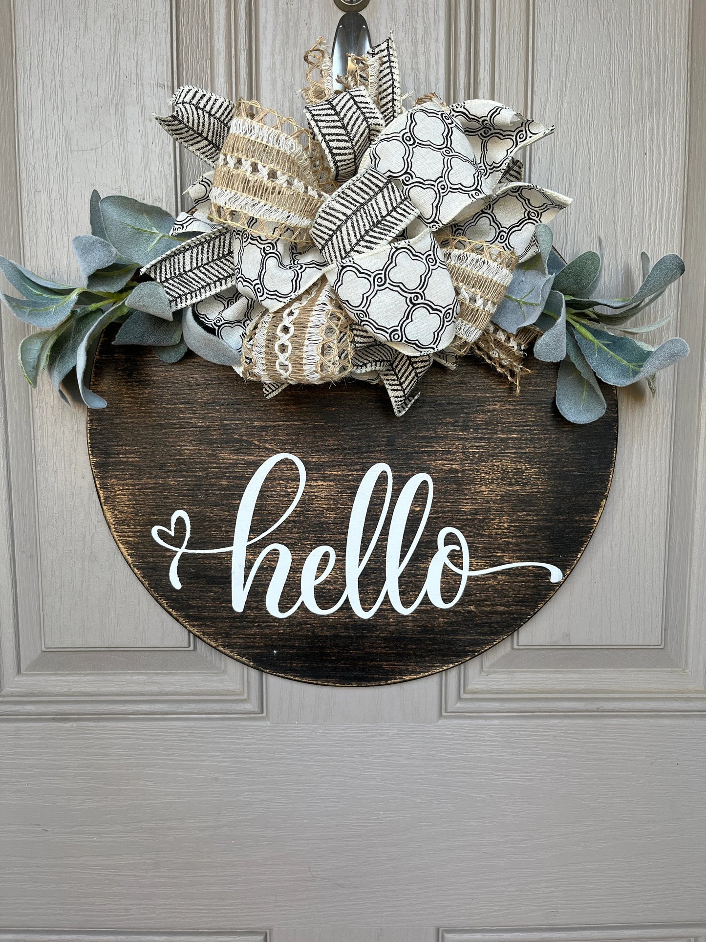 Hello Wooden Round Door Sign w/ Magnetic Interchangeable Bow