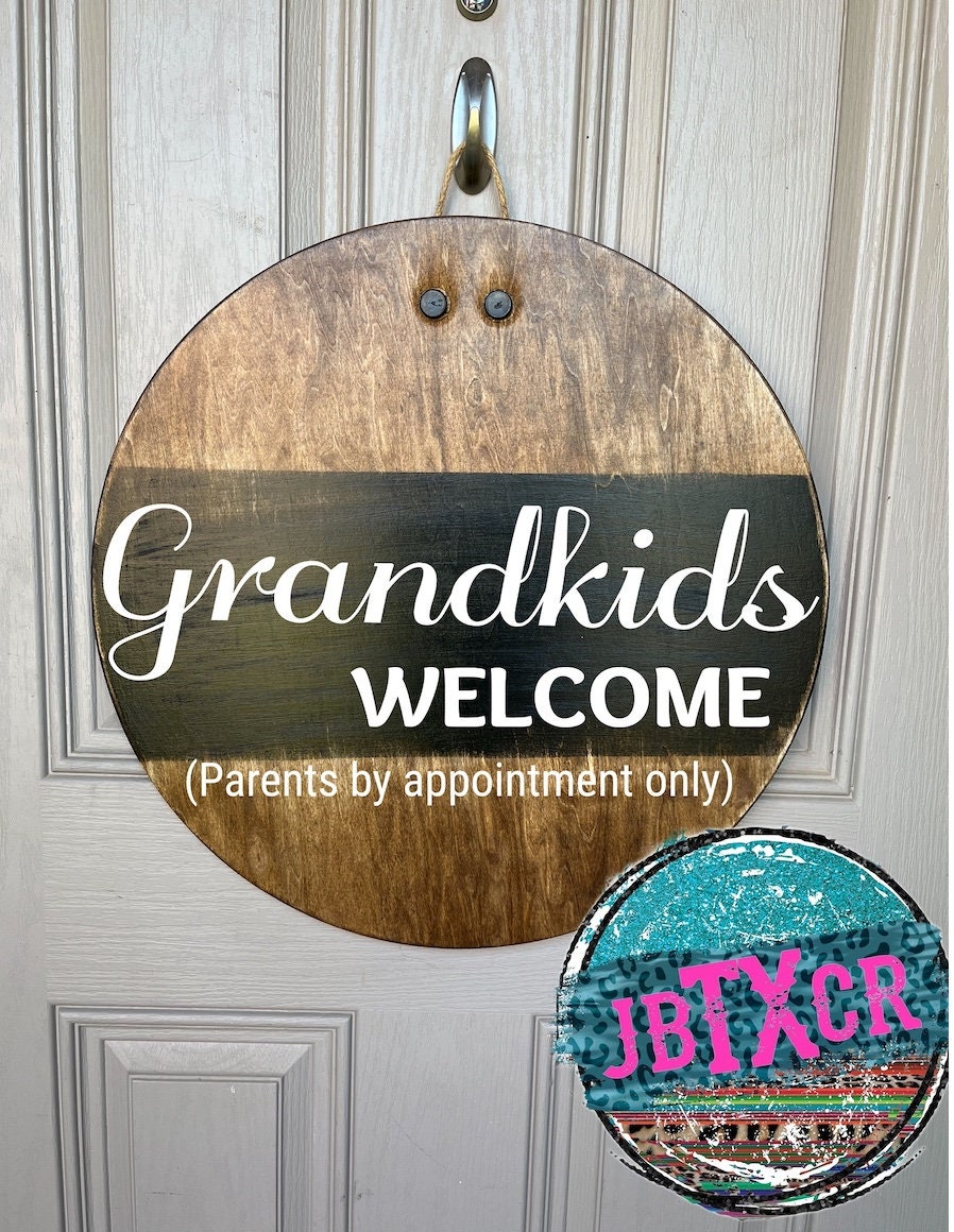 Grandkids Welcome Wooden Round Door Sign w/ Magnetic Interchangeable Bow